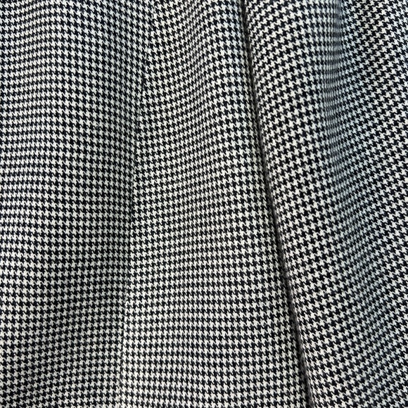 Elegant Black and White Checkered Blaze - Picture 10 of 14